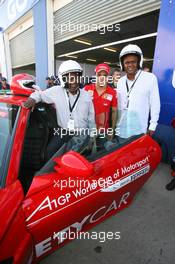 21.02.2009 Johannesburg, South Africa,  MEC Mandla Nkomfe with Felipe Massa and Chairman of Gauteng motorsport company Mogopodi Mokoena - A1GP World Cup of Motorsport 2008/09, Round 5, Gauteng, Saturday - Copyright A1GP - Free for editorial usage