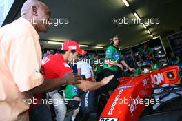 21.02.2009 Johannesburg, South Africa,  Tokyo Sexwale (RSA), Seat Holder A1 Team South Africa and Felipe Massa (BRA) wish Adrian Zaugg (RSA), driver of A1 Team South Africa luck - A1GP World Cup of Motorsport 2008/09, Round 5, Gauteng, Saturday Qualifying - Copyright A1GP - Free for editorial usage