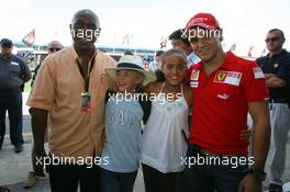 21.02.2009 Johannesburg, South Africa,  Tokyo Sexwale (RSA), Seat Holder A1 Team South Africa and Felipe Massa (BRA) - A1GP World Cup of Motorsport 2008/09, Round 5, Gauteng, Saturday Qualifying - Copyright A1GP - Free for editorial usage