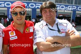 21.02.2009 Johannesburg, South Africa,  Felipe Massa (BRA) and Tony Teixeira, A1GP Chairman - A1GP World Cup of Motorsport 2008/09, Round 5, Gauteng, Saturday Qualifying - Copyright A1GP - Free for editorial usage