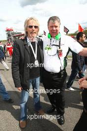 03.05.2009 Fawkham, England,  Scott Gorham (Thin Lizzy singer) and John Hynes (IRL), Seat Holder of A1 Team Ireland - A1GP World Cup of Motorsport 2008/09, Round 7, Brands Hatch, Sunday Race 2 - Copyright A1GP - Free for editorial usage
