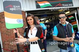 02.05.2009 Fawkham, England,  Grid girl and Parthiva Sureshwaren (IND), driver of A1 Team India  - A1GP World Cup of Motorsport 2008/09, Round 7, Brands Hatch, Saturday - Copyright A1GP - Free for editorial usage