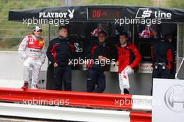 18.07.2009 Zandvoort, The Netherlands,  Markus Winkelhock (GER), Audi Sport Team Rosberg, Portrait (left) and Mike Rockenfeller (GBR), Audi Sport Team Rosberg, Audi A4 DTM (right) with their race engineers on the pitwall - DTM 2009 at Circuit Park Zandvoort, The Netherlands