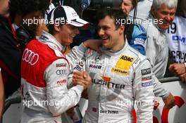 19.07.2009 Zandvoort, The Netherlands,  Oliver Jarvis (GBR), Audi Sport Team Phoenix, Portrait (3rd. left) and Gary Paffett (GBR), Team HWA AMG Mercedes, Portrait (1st. right), sharing a laugh - DTM 2009 at Circuit Park Zandvoort, The Netherlands