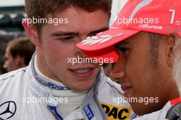 06.09.2009 Fawkham, England,  Lewis Hamilton (GBR), McLaren Mercedes, Paul di Resta (GBR), Team HWA AMG Mercedes, AMG Mercedes C-Klasse, on the grid - DTM 2009 at Brands Hatch, England