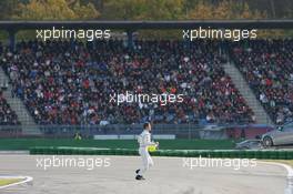 25.10.2009 Hockenheim, Germany,  Ralf Schumacher (GER), Team HWA AMG Mercedes, AMG Mercedes C-Klasse crosses the track - DTM 2009 at Hockenheimring, Hockenheim, Germany