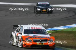25.10.2009 Hockenheim, Germany,  Gary Paffett (GBR), Team HWA AMG Mercedes, AMG Mercedes C-Klasse, leads Timo Scheider (GER), Audi Sport Team Abt, Audi A4 DTM - DTM 2009 at Hockenheimring, Hockenheim, Germany