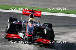 21.01.2009 Portim‹o, Portugal,  Lewis Hamilton (GBR), McLaren Mercedes, in the new MP4-24  - Formula 1 Testing, Algarve MotorPark