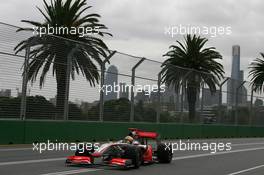 27.03.2009 Melbourne, Australia,  Lewis Hamilton (GBR), McLaren Mercedes, MP4-24 - Formula 1 World Championship, Rd 1, Australian Grand Prix, Friday Practice