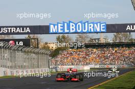 27.03.2009 Melbourne, Australia,  Lewis Hamilton (GBR), McLaren Mercedes, MP4-24 - Formula 1 World Championship, Rd 1, Australian Grand Prix, Friday Practice