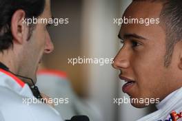 27.03.2009 Melbourne, Australia,  Pedro de la Rosa (ESP), Test Driver, McLaren Mercedes, Lewis Hamilton (GBR), McLaren Mercedes - Formula 1 World Championship, Rd 1, Australian Grand Prix, Friday Practice