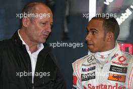 27.03.2009 Melbourne, Australia,  Ron Dennis (GBR), McLaren, Team Principal, Chairman and Lewis Hamilton (GBR), McLaren Mercedes - Formula 1 World Championship, Rd 1, Australian Grand Prix, Friday Practice