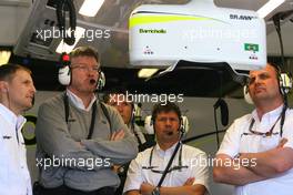 27.03.2009 Melbourne, Australia,  Ross Brawn (GBR) Team Principal, Brawn GP - Formula 1 World Championship, Rd 1, Australian Grand Prix, Friday Practice