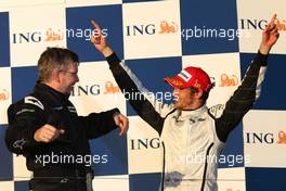 29.03.2009 Melbourne, Australia,  Ross Brawn (GBR) Brawn Grand Prix Team Principal with 1st place Jenson Button (GBR), Brawn GP - Formula 1 World Championship, Rd 1, Australian Grand Prix, Sunday Podium