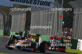 29.03.2009 Melbourne, Australia,  Nelson Piquet Jr (BRA), Renault F1 Team, R29 and Lewis Hamilton (GBR), McLaren Mercedes, MP4-24 - Formula 1 World Championship, Rd 1, Australian Grand Prix, Sunday Race