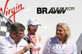 28.03.2009 Melbourne, Australia,  Ross Brawn (GBR) Brawn Grand Prix Team Principal with Sir Richard Branson (GBR) CEO of the Virgin Group makes and announcement regarding the Virgin sponsorship deal with Brawn GP - Formula 1 World Championship, Rd 1, Australian Grand Prix, Saturday