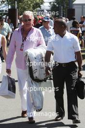 29.03.2009 Melbourne, Australia,  John Button (GBR), father of Jenson Button, Brawn GP with Anthony Hamilton (GBR), Father of Lewis Hamilton  - Formula 1 World Championship, Rd 1, Australian Grand Prix, Sunday