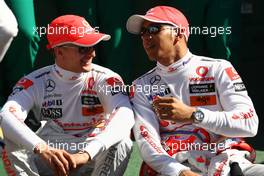 29.03.2009 Melbourne, Australia,  Heikki Kovalainen (FIN), McLaren Mercedes and Lewis Hamilton (GBR), McLaren Mercedes - Formula 1 World Championship, Rd 1, Australian Grand Prix, Sunday