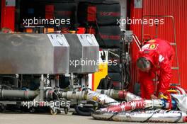 09.03.2009 Barcelona, Spain,  Scuderia Ferrari mechanic - Formula 1 Testing, Barcelona
