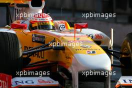 10.03.2009 Barcelona, Spain,  Fernando Alonso (ESP), Renault F1 Team, R29  - Formula 1 Testing, Barcelona