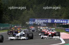 30.08.2009 Francorchamps, Belgium,  Nick Heidfeld (GER), BMW Sauber F1 Team, Jarno Trulli (ITA), Toyota Racing- Formula 1 World Championship, Rd 12, Belgian Grand Prix, Sunday Race