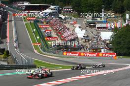 30.08.2009 Francorchamps, Belgium,  Lewis Hamilton (GBR), McLaren Mercedes, MP4-24 and Jenson Button (GBR), BrawnGP, BGP001- Formula 1 World Championship, Rd 12, Belgian Grand Prix, Sunday Race