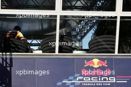 29.08.2009 Francorchamps, Belgium,  Fernando Alonso (ESP), Renault F1 Team in the Red Bull energy station - Formula 1 World Championship, Rd 12, Belgian Grand Prix, Saturday