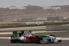24.04.2009 Manama, Bahrain,  Giancarlo Fisichella (ITA), Force India F1 Team, VJM-02, VJM02, VJM 02 - Formula 1 World Championship, Rd 4, Bahrain Grand Prix, Friday Practice