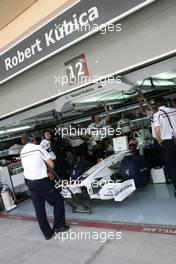 24.04.2009 Manama, Bahrain,  Robert Kubica (POL), BMW Sauber F1 Team  - Formula 1 World Championship, Rd 4, Bahrain Grand Prix, Friday Practice