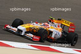 24.04.2009 Manama, Bahrain,  Nelson Piquet Jr (BRA), Renault F1 Team, R29 - Formula 1 World Championship, Rd 4, Bahrain Grand Prix, Friday Practice