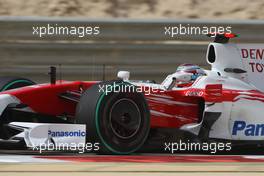 24.04.2009 Manama, Bahrain,  Jarno Trulli (ITA), Toyota Racing, TF109 - Formula 1 World Championship, Rd 4, Bahrain Grand Prix, Friday Practice