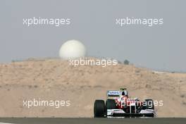 24.04.2009 Manama, Bahrain,  Timo Glock (GER), Toyota F1 Team  - Formula 1 World Championship, Rd 4, Bahrain Grand Prix, Friday Practice