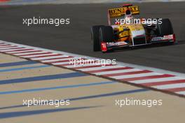 24.04.2009 Manama, Bahrain,  Fernando Alonso (ESP), Renault F1 Team, R29 - Formula 1 World Championship, Rd 4, Bahrain Grand Prix, Friday Practice