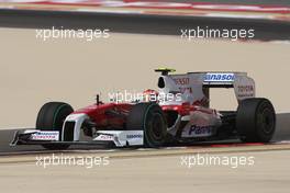 24.04.2009 Manama, Bahrain,  Timo Glock (GER), Toyota F1 Team, TF109  - Formula 1 World Championship, Rd 4, Bahrain Grand Prix, Friday Practice
