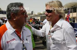 26.04.2009 Manama, Bahrain,  Vijay Mallya (IND), Force India F1 Team, Owner and Kingfisher CEO and Sir Richard Branson (GBR) CEO of the Virgin Group - Formula 1 World Championship, Rd 4, Bahrain Grand Prix, Sunday Pre-Race Grid