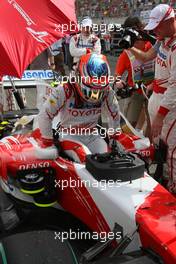 26.04.2009 Manama, Bahrain,  Timo Glock (GER), Toyota F1 Team, TF109 - Formula 1 World Championship, Rd 4, Bahrain Grand Prix, Sunday Pre-Race Grid