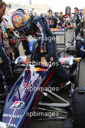 26.04.2009 Manama, Bahrain,  Sebastian Vettel (GER), Red Bull Racing, RB5 - Formula 1 World Championship, Rd 4, Bahrain Grand Prix, Sunday Pre-Race Grid