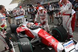 26.04.2009 Manama, Bahrain,  Timo Glock (GER), Toyota F1 Team - Formula 1 World Championship, Rd 4, Bahrain Grand Prix, Sunday Pre-Race Grid