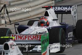 26.04.2009 Manama, Bahrain,  Robert Kubica (POL),  BMW Sauber F1 Team - Formula 1 World Championship, Rd 4, Bahrain Grand Prix, Sunday Podium