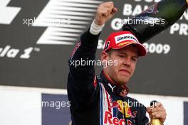 26.04.2009 Manama, Bahrain,  Sebastian Vettel (GER), Red Bull Racing - Formula 1 World Championship, Rd 4, Bahrain Grand Prix, Sunday Podium