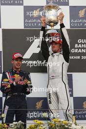 26.04.2009 Manama, Bahrain,  Sebastian Vettel (GER), Red Bull Racing and Jenson Button (GBR), Brawn GP - Formula 1 World Championship, Rd 4, Bahrain Grand Prix, Sunday Podium