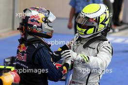 26.04.2009 Manama, Bahrain,  Sebastian Vettel (GER), Red Bull Racing, Jenson Button (GBR), Brawn GP - Formula 1 World Championship, Rd 4, Bahrain Grand Prix, Sunday Podium