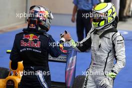 26.04.2009 Manama, Bahrain,  Sebastian Vettel (GER), Red Bull Racing, Jenson Button (GBR), Brawn GP - Formula 1 World Championship, Rd 4, Bahrain Grand Prix, Sunday Podium