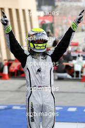 26.04.2009 Manama, Bahrain,  Jenson Button (GBR), Brawn GP - Formula 1 World Championship, Rd 4, Bahrain Grand Prix, Sunday Podium