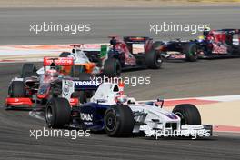 26.04.2009 Manama, Bahrain,  Robert Kubica (POL), BMW Sauber F1 Team, F1.09 with a demolished front wing - Formula 1 World Championship, Rd 4, Bahrain Grand Prix, Sunday Race