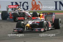 26.04.2009 Manama, Bahrain,  Sebastian Vettel (GER), Red Bull Racing and Lewis Hamilton (GBR), McLaren Mercedes  - Formula 1 World Championship, Rd 4, Bahrain Grand Prix, Sunday Race