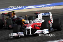 26.04.2009 Manama, Bahrain,  Jarno Trulli (ITA), Toyota Racing, TF109 - Formula 1 World Championship, Rd 4, Bahrain Grand Prix, Sunday Race
