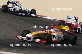 26.04.2009 Manama, Bahrain,  Fernando Alonso (ESP), Renault F1 Team, R29 - Formula 1 World Championship, Rd 4, Bahrain Grand Prix, Sunday Race