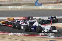 26.04.2009 Manama, Bahrain,  Nick Heidfeld (GER), BMW Sauber F1 Team, F1.09 and Robert Kubica (POL), BMW Sauber F1 Team, F1.09 - Formula 1 World Championship, Rd 4, Bahrain Grand Prix, Sunday Race