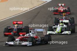 26.04.2009 Manama, Bahrain,  Jarno Trulli (ITA), Toyota Racing, TF109 - Formula 1 World Championship, Rd 4, Bahrain Grand Prix, Sunday Race